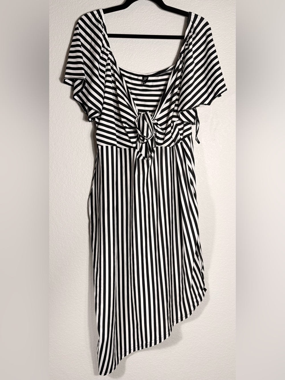 SHEIN Women’s 4XL Black & White Striped Tie-Front Midi Dress